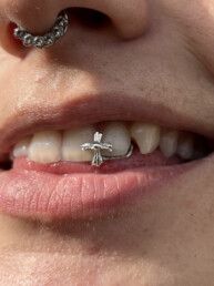 Holly Grillz